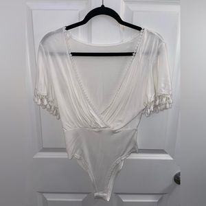 Ruffle body suit, white, size small